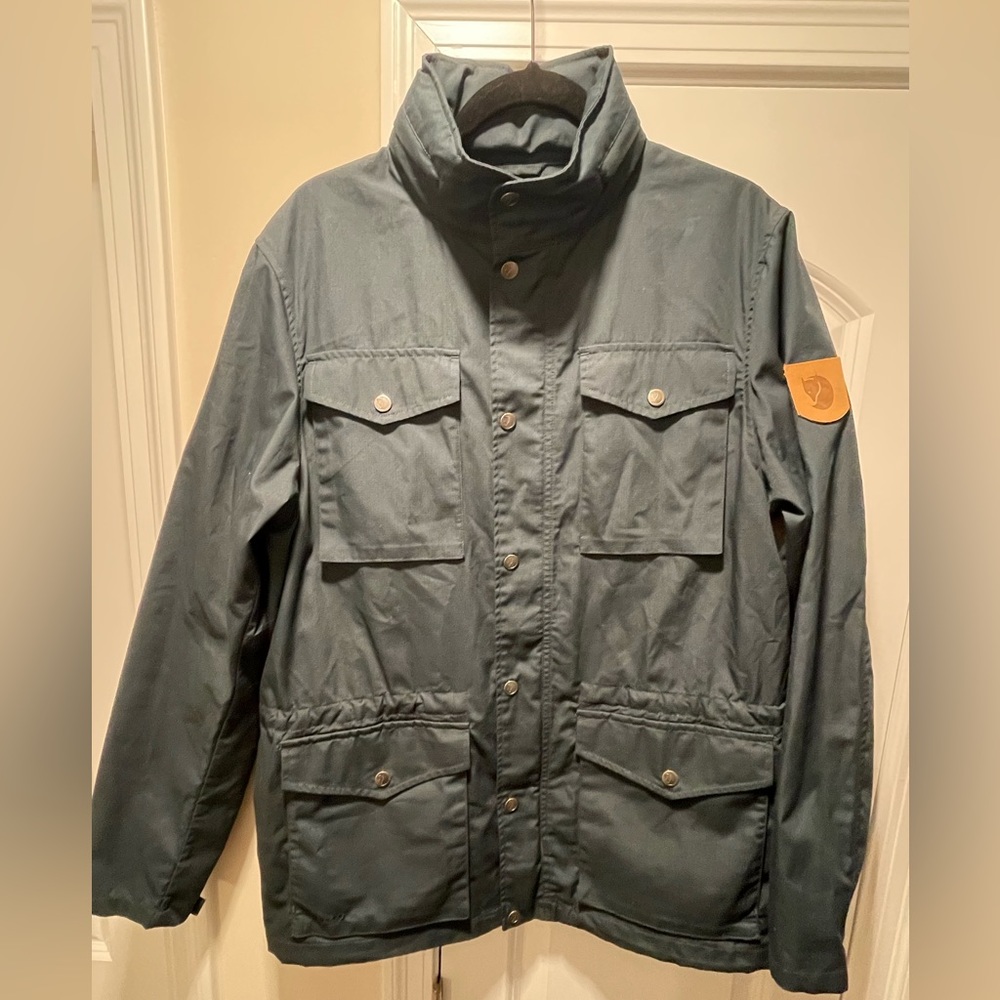 **SOLD** NWOT Fjallraven RÄVEN LITE JACKET - Navy